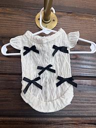 Dog top w/black bows